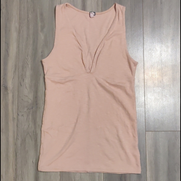 We the free tank - Picture 1 of 3